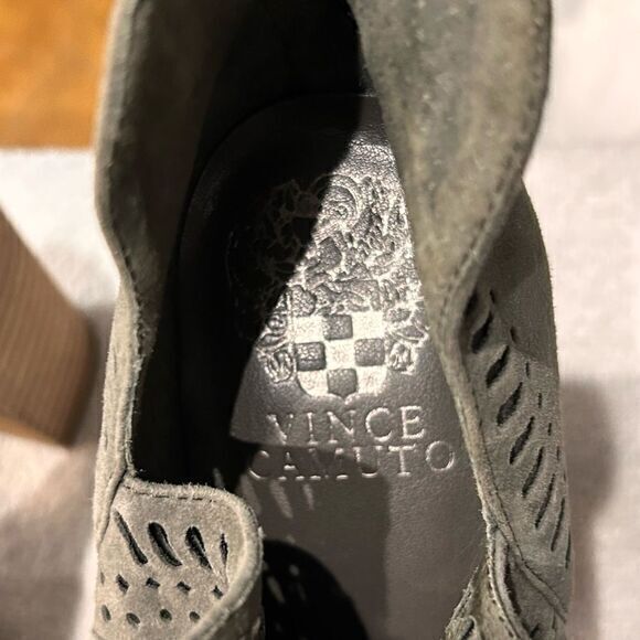 Vince Camuto Women's Fileana Split Shaft Suede Ankle Heel Booties Gray‎ Size 8.5 - Picture 12 of 14